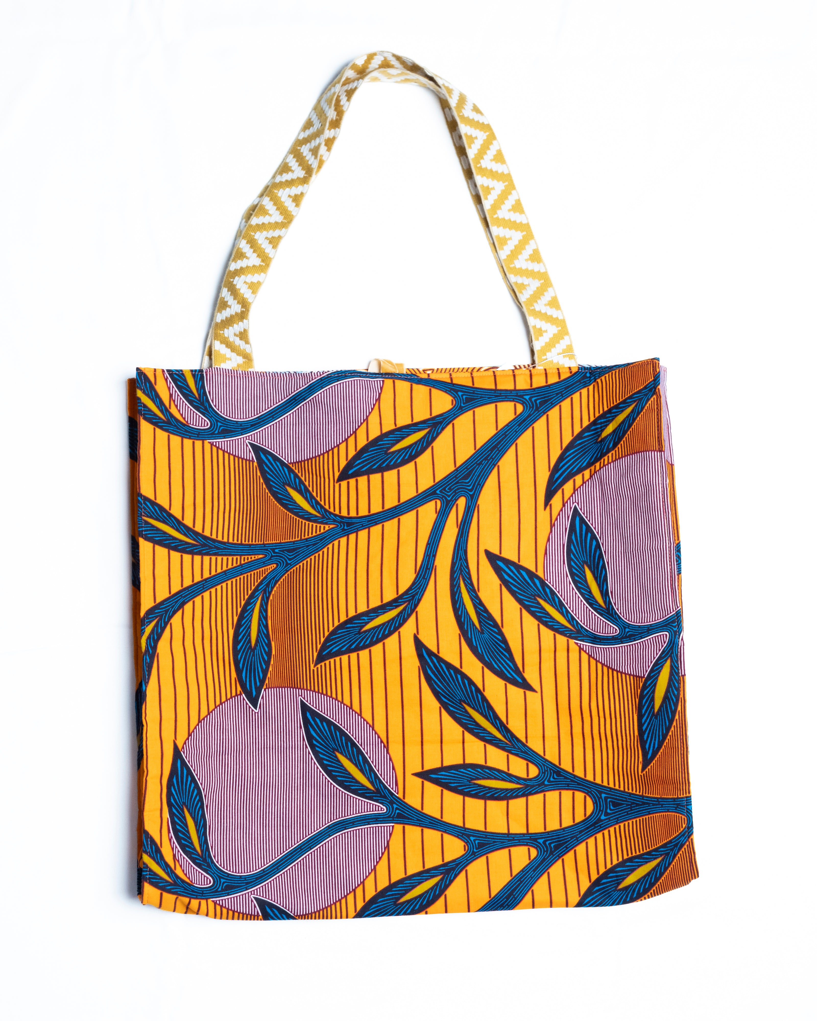 Tote in the City