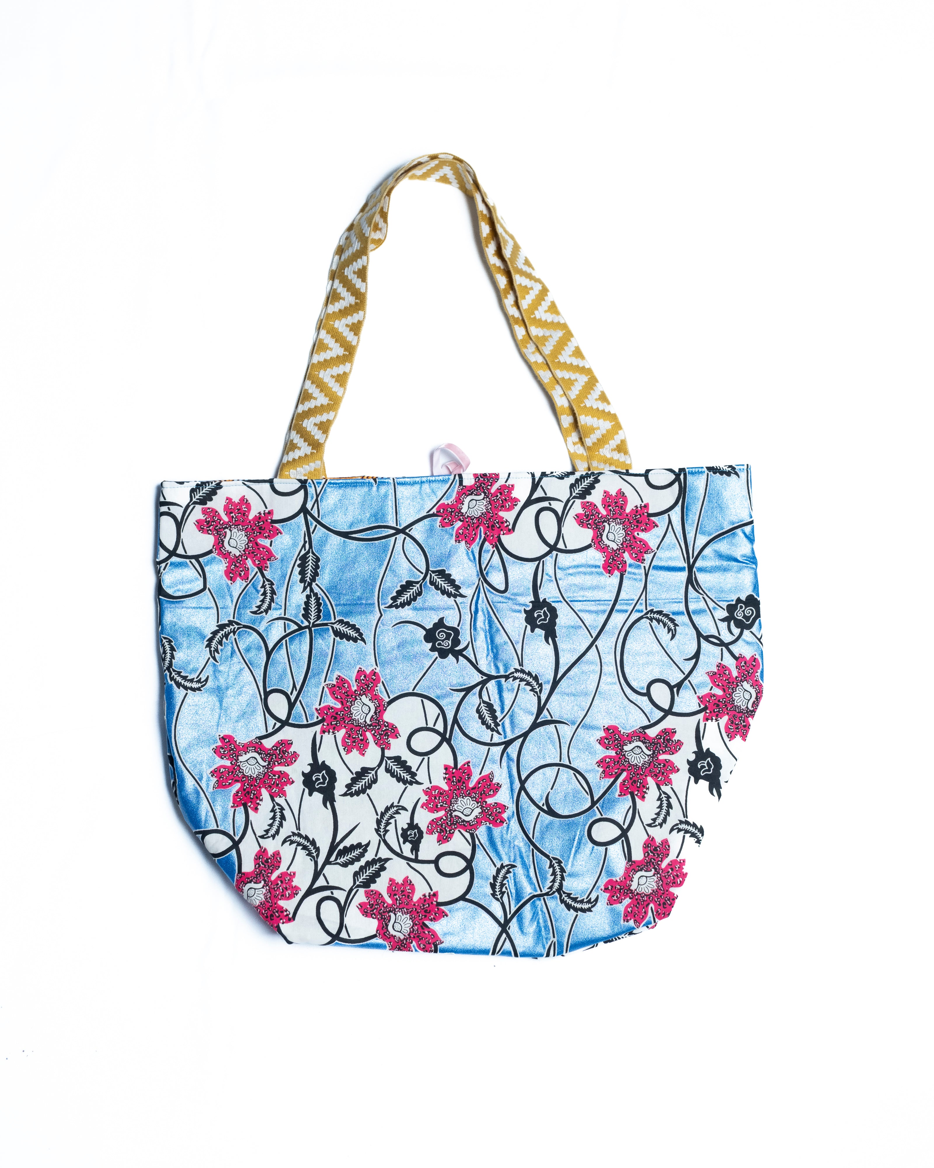 Tote in the City