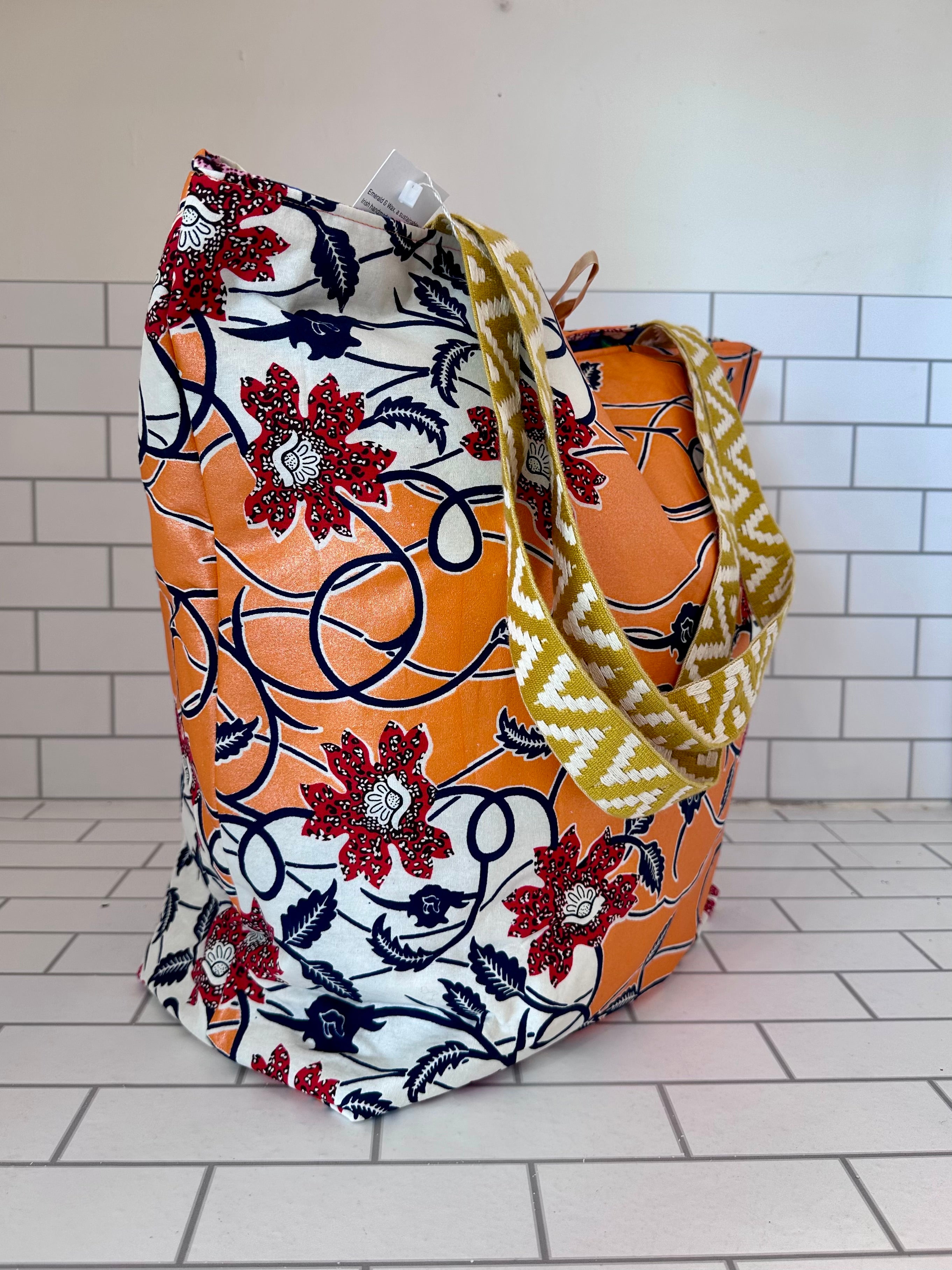Tote in the City