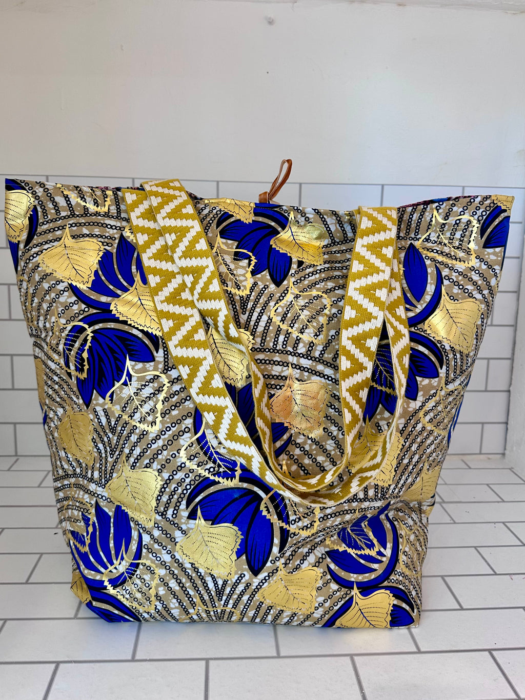 Tote in the City