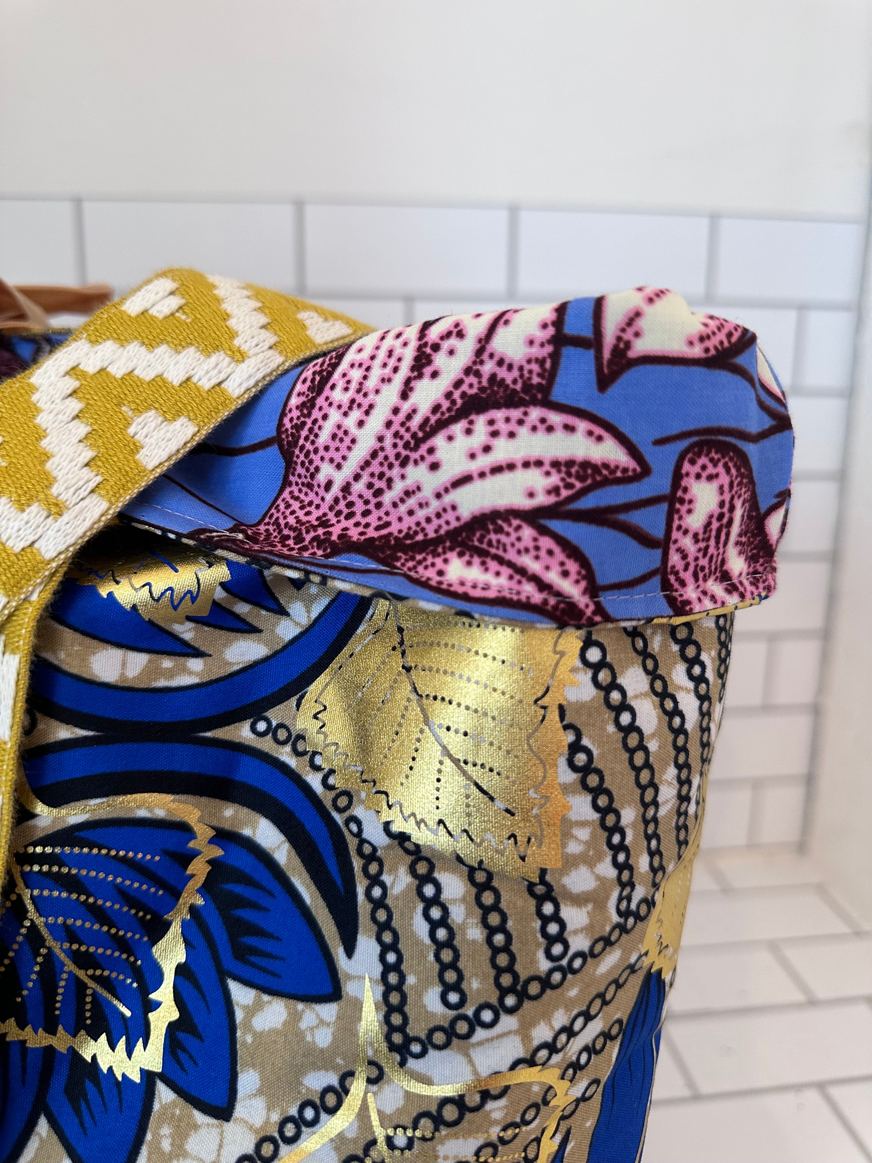 Tote in the City