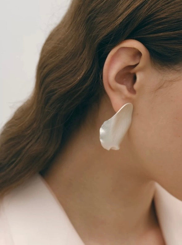 Artemis Leaf Minimal Earrings